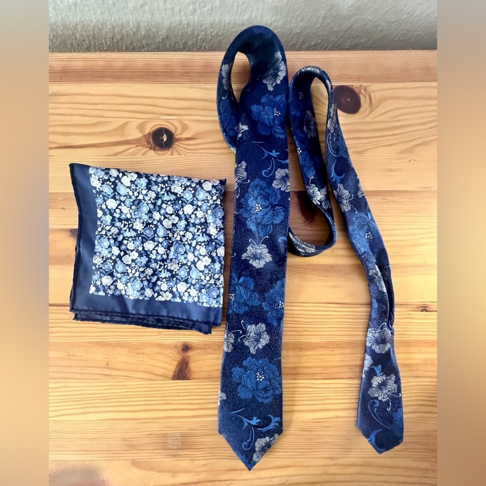 Brand new tie and handkerchief never used